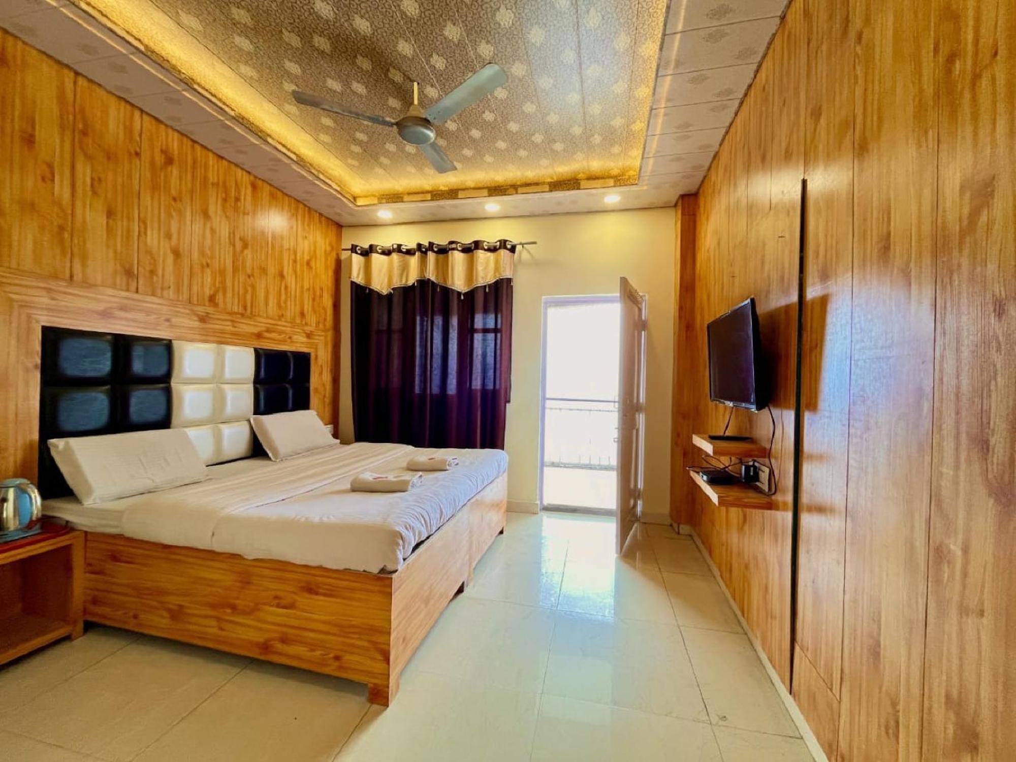 Sparkle Star Resort Khajjiar Exterior photo